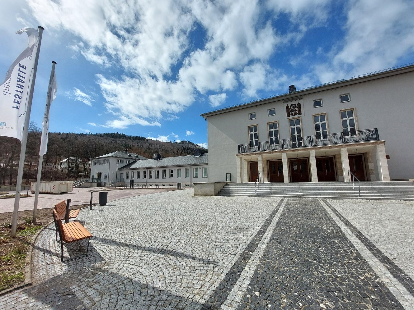 Eingangsbereich Kultur- und Kongresszentrum Festhalle Ilmenau kurz vor der Eröffnung