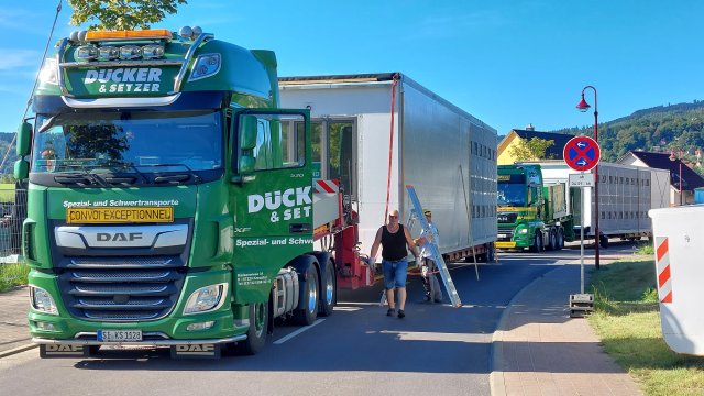 Setzen der ersten Module am zweiten Ilmenauer Standort des ITZ Bund