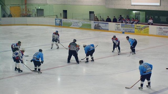 Eishockeyspiel der Kickelhahn Rangers in der Eishalle (2009)