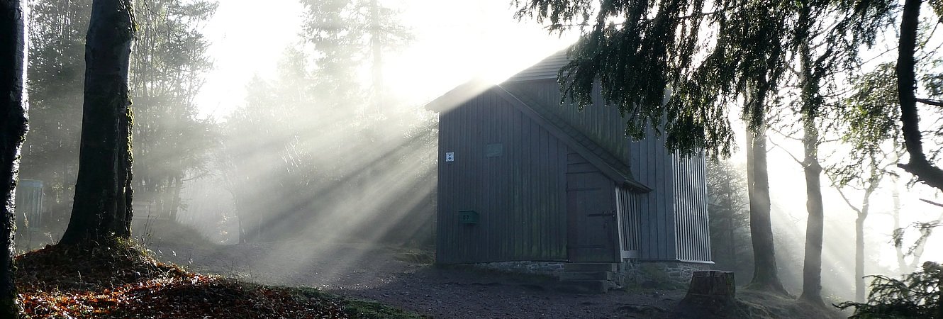 Herbststimmung am Goethehäuschen (1330x450)