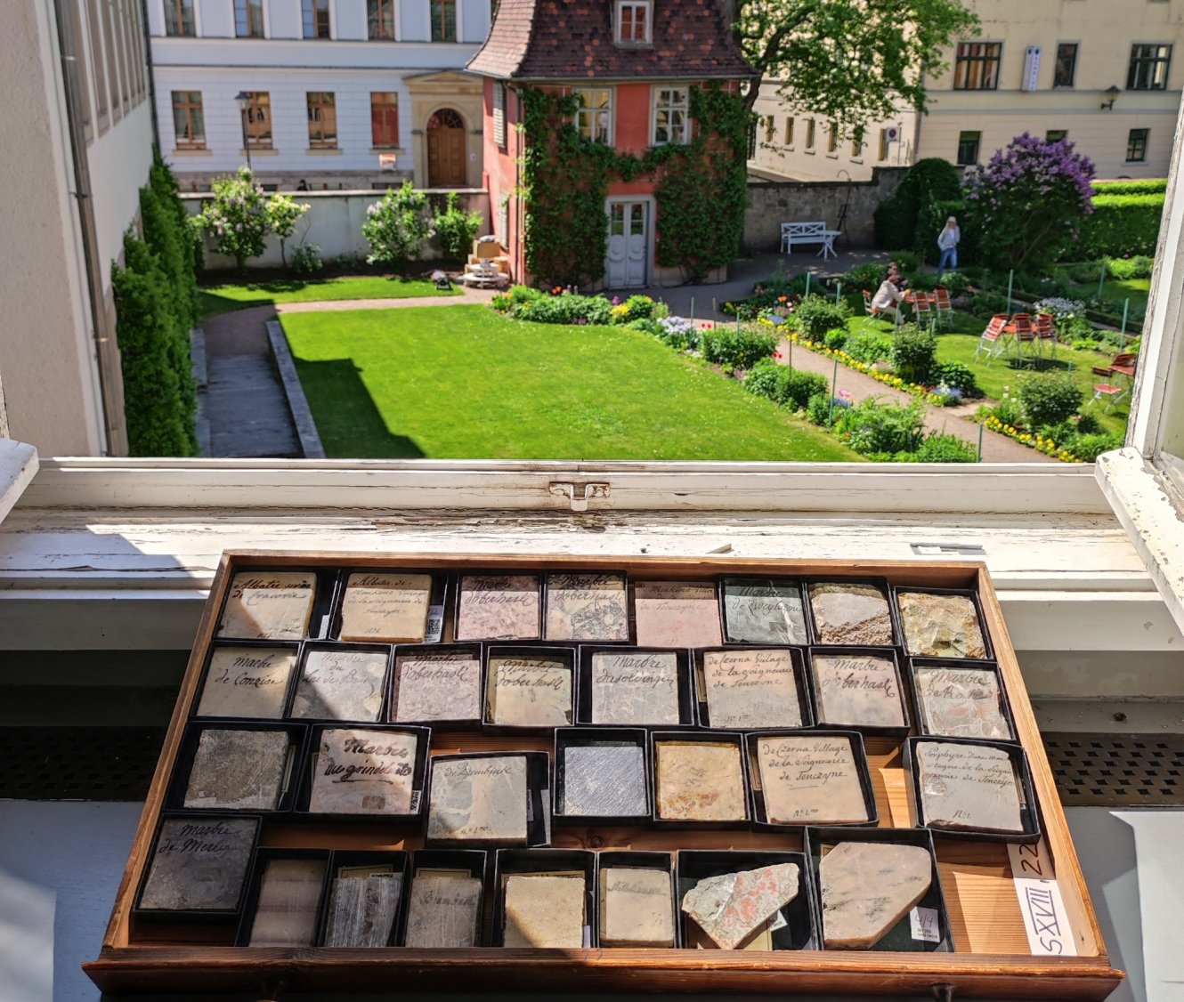 Gesteinsschublade aus Goethes Sammlung