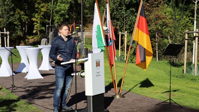 Ginkgobaum zum Tag der Deutschen Einheit im Ilmenauer Stadtpark gepflanzt