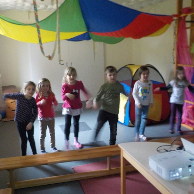 Kindergarten Hüttengrund - Spiel und Spaß im Bewegungsraum