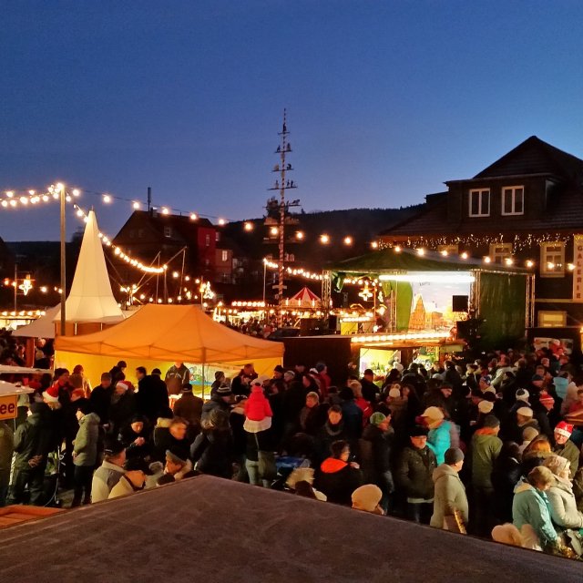 Weihnachtsmarkt Langewiesen Draufsicht