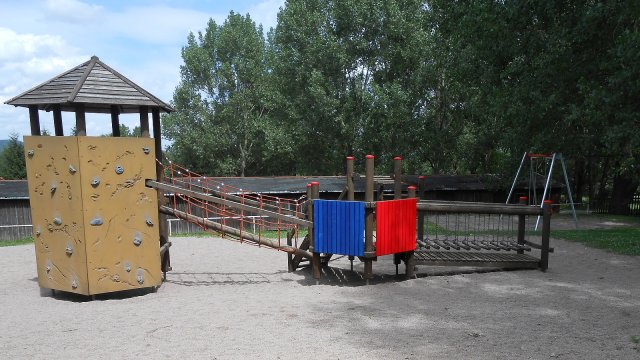 Oberpörlitz - Spielplatz Reiterhof