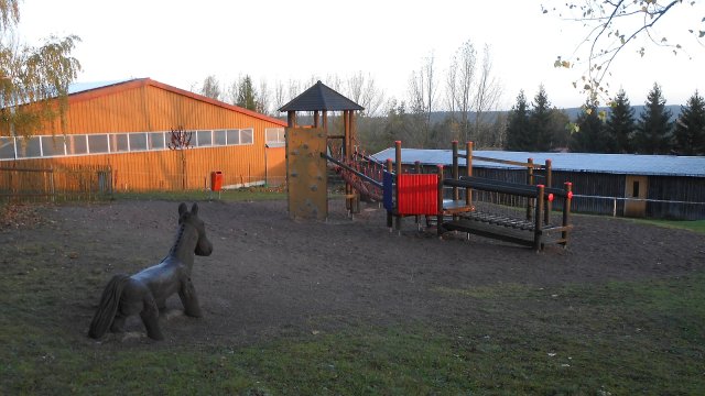 Oberpörlitz - Spielplatz Reiterhof