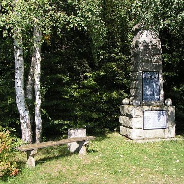 Ehrenmal in Oberpörlitz