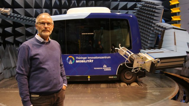 Der Direktor des Thüringer Innovationszentrums Mobilität Professor Matthias Hein