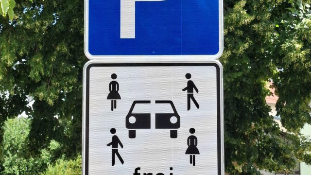 teilAuto Hinweisschild