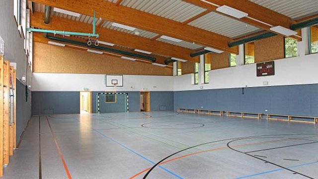 Sporthalle Manebach