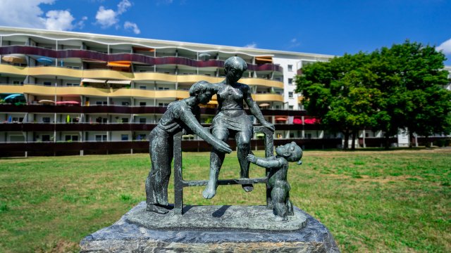 Plastik Familie am Stollen