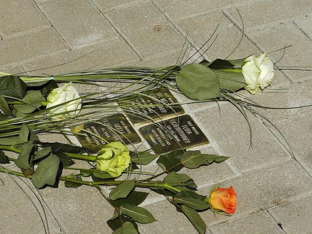 Verlegung der Stolpersteine im Jahr 2007 - Im Gedenken an Familie Eichenbronner