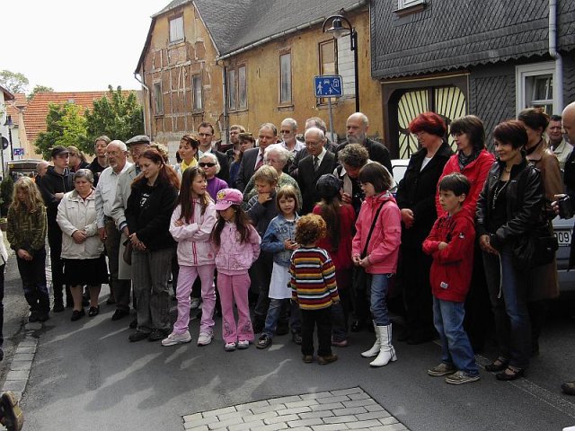 Verlegung der Stolpersteine im Jahr 2010 - vor der Pfortenstraße 21