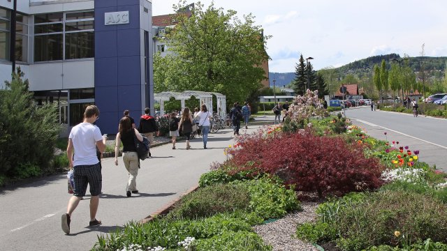 Campus der TU Ilmenau mit ASC und Mensa