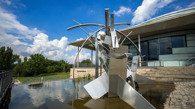 TU Ilmenau - Humboldtbau mit Wasserkunst