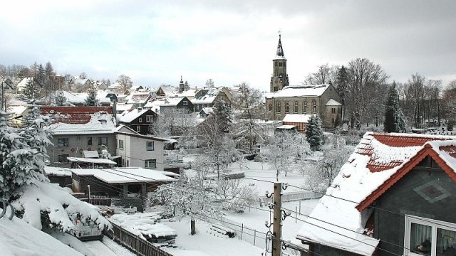 Blick auf Unterpörlitz Richtung Kirche im Winter, Foto: Horst Bradsch