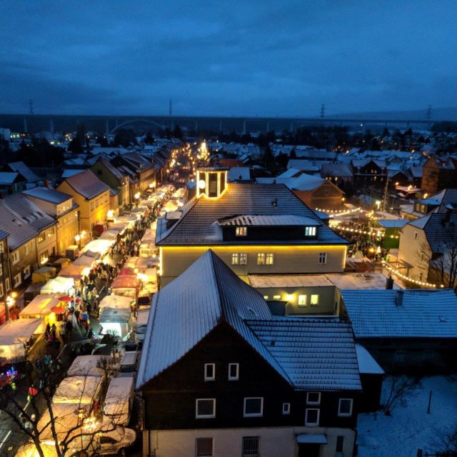 Blick vom Kirchturm Weihnachtsmarkt Langewiesen