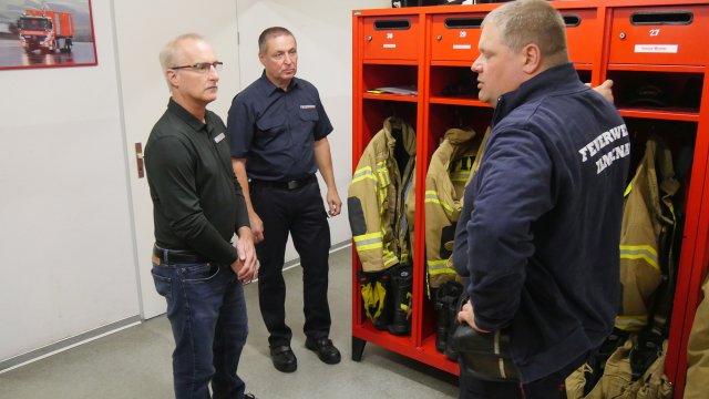 Besuch von Fire Captain Louis Ernstes in den Ilmenauer Feuerwehrwachen