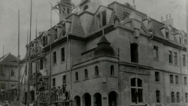 Anbau des Rathausflügels (1900)
