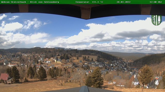 Webcam Stützerbach - Blick vom Schlossberg auf den Ort (Ende März)