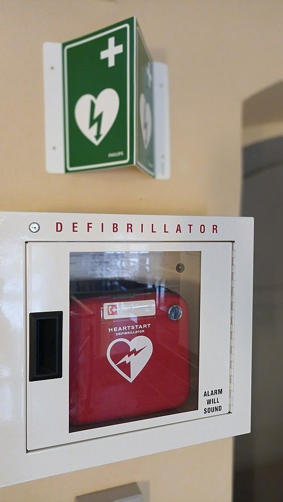 Defibrillator im Amtshaus